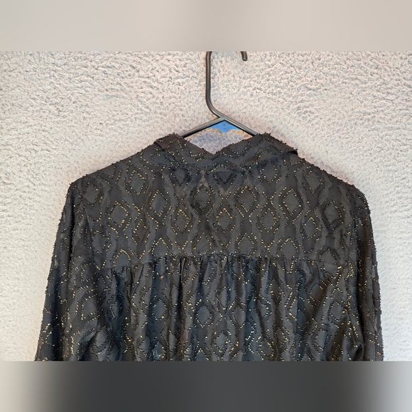 Vince Camuto Women's Blouse Sz M Black Burnout With Sparkle Gold Front Button - Picture 10 of 11